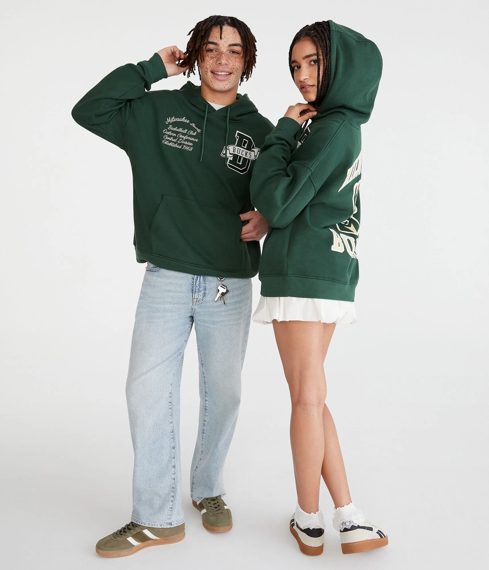 Aeropostale Milwaukee Bucks Pullover Hoodie