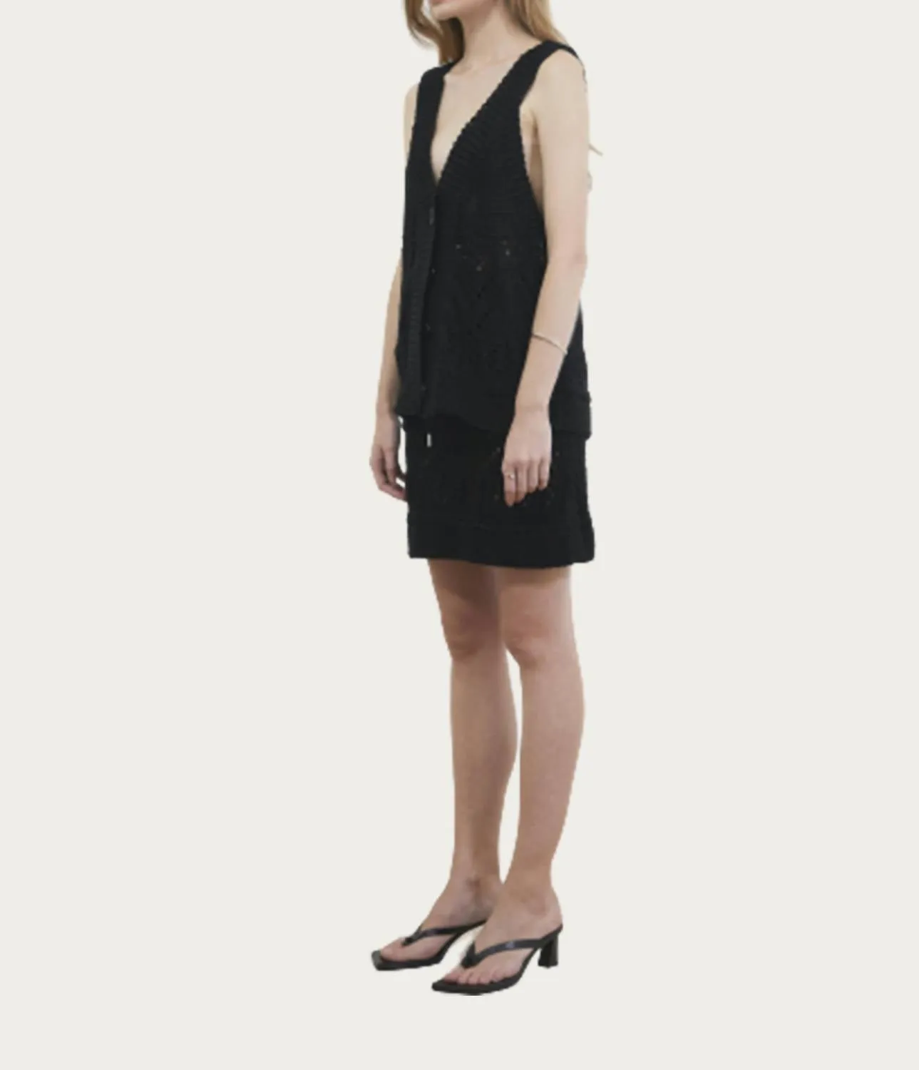 Buttoned Crochet Knit Vest In Black