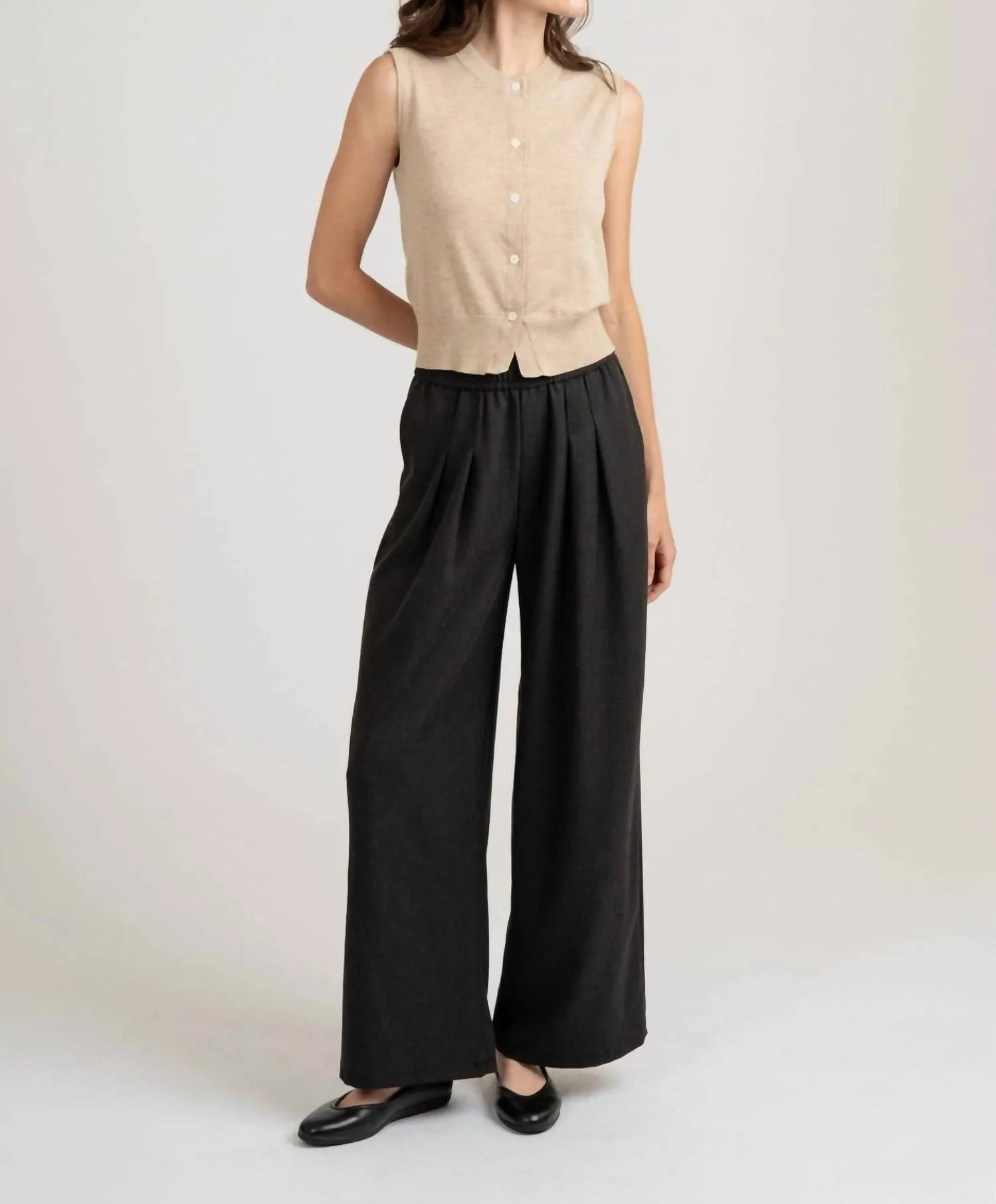 Crew Neck Fitted Knit Vest In Taupe