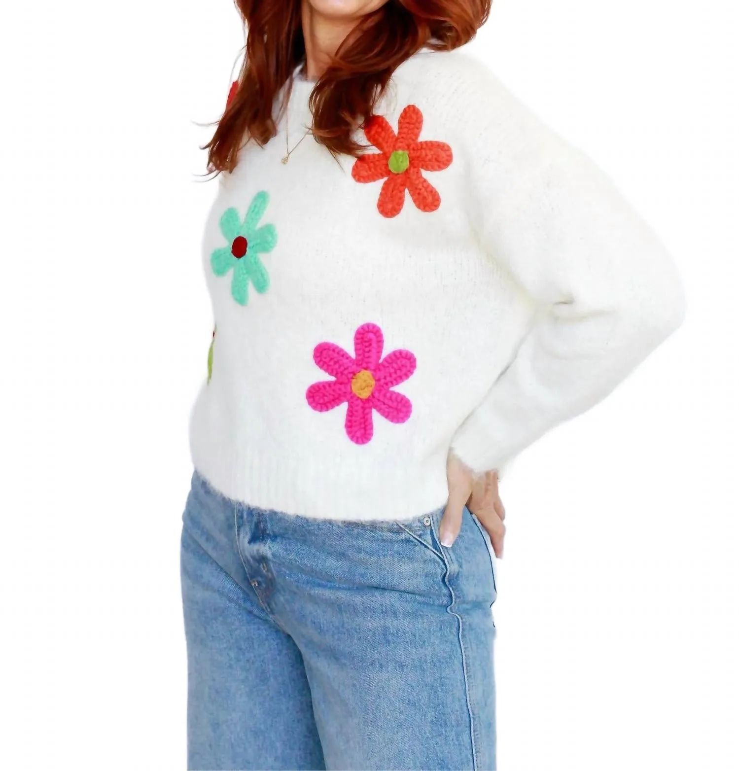 Daisy Embroidered Sweater In White