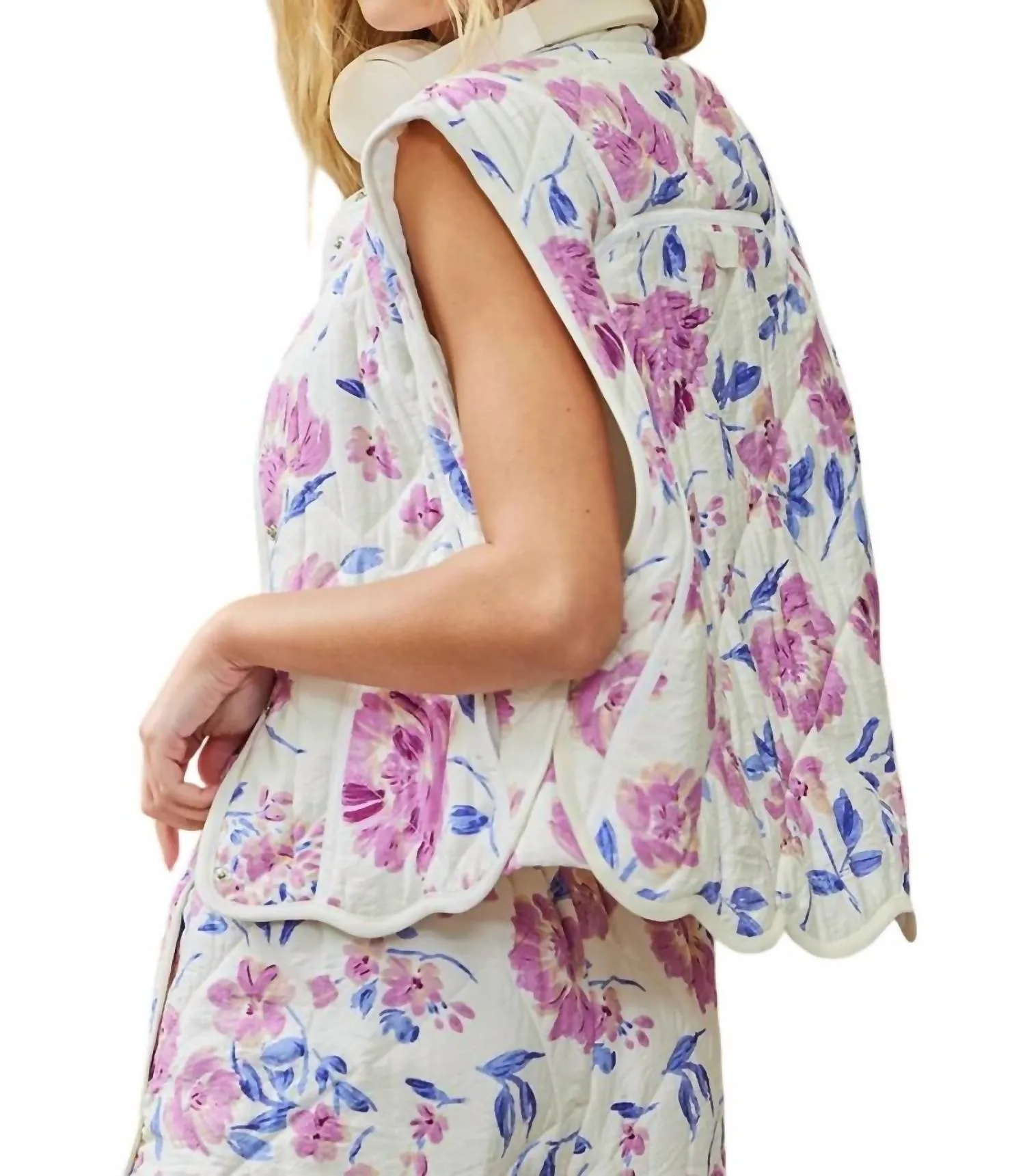 Darla Quilted Escalloped Edge Vest & Short Set In Off-White