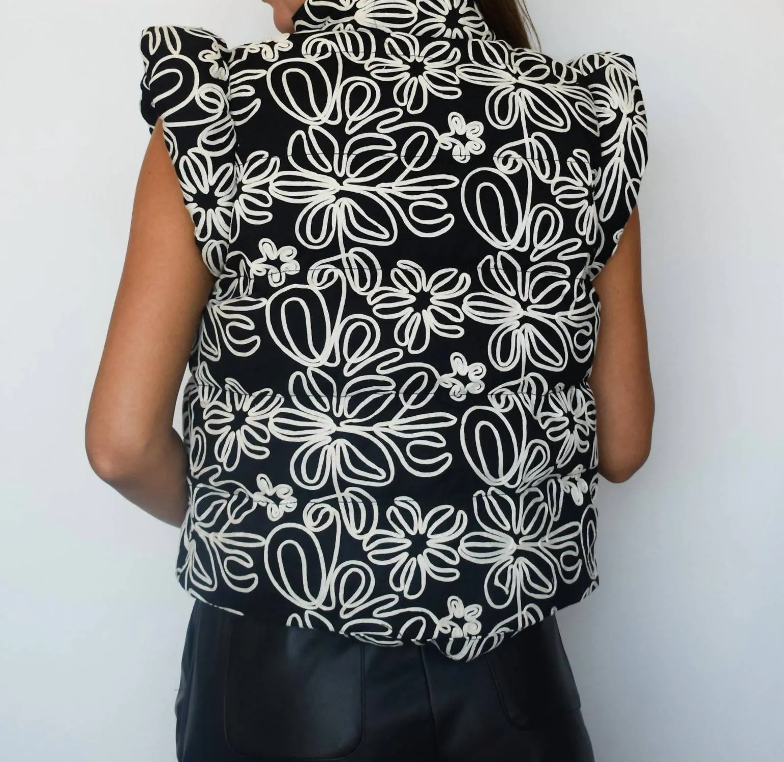 Floral Embroidered Ruffle Sleeve Vest In Black And White