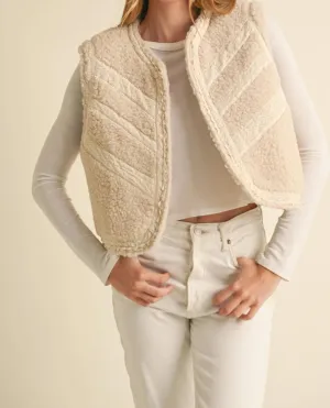 Lace Trim Sherling Vest In Beige