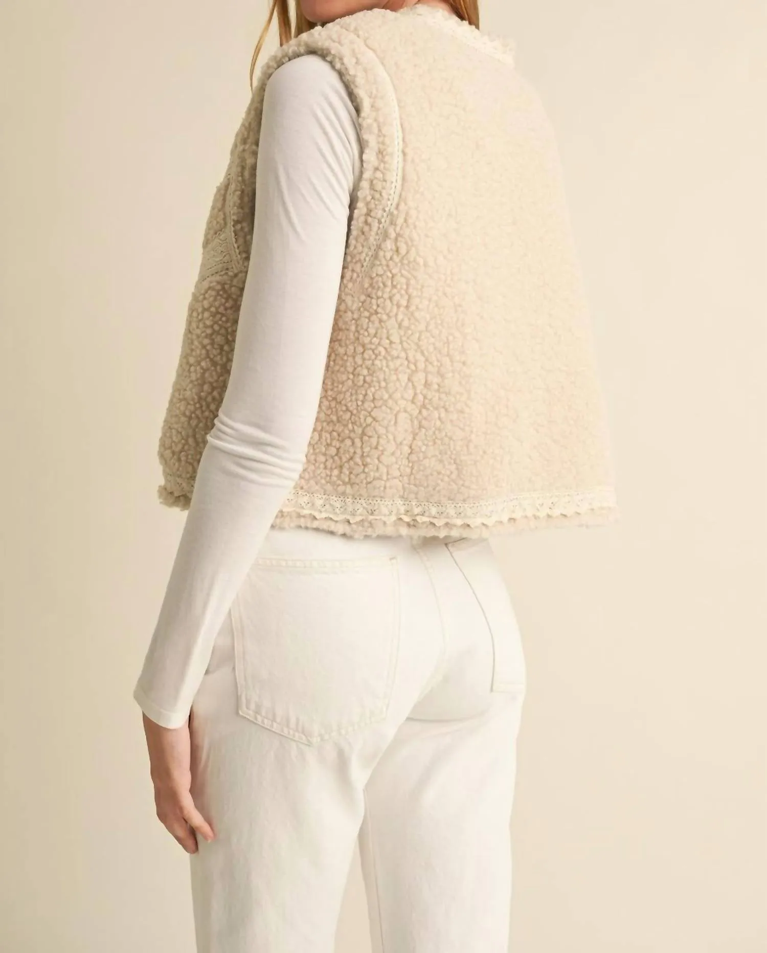 Lace Trim Sherling Vest In Beige