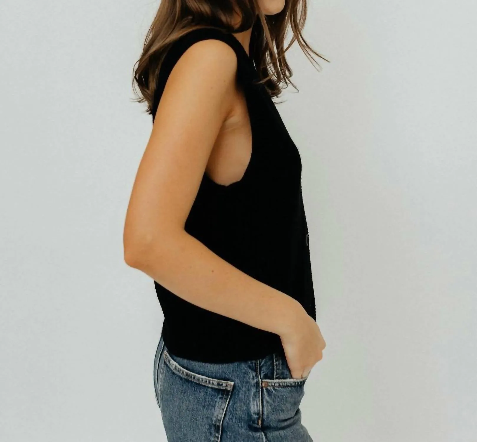 Lu Vest In Black