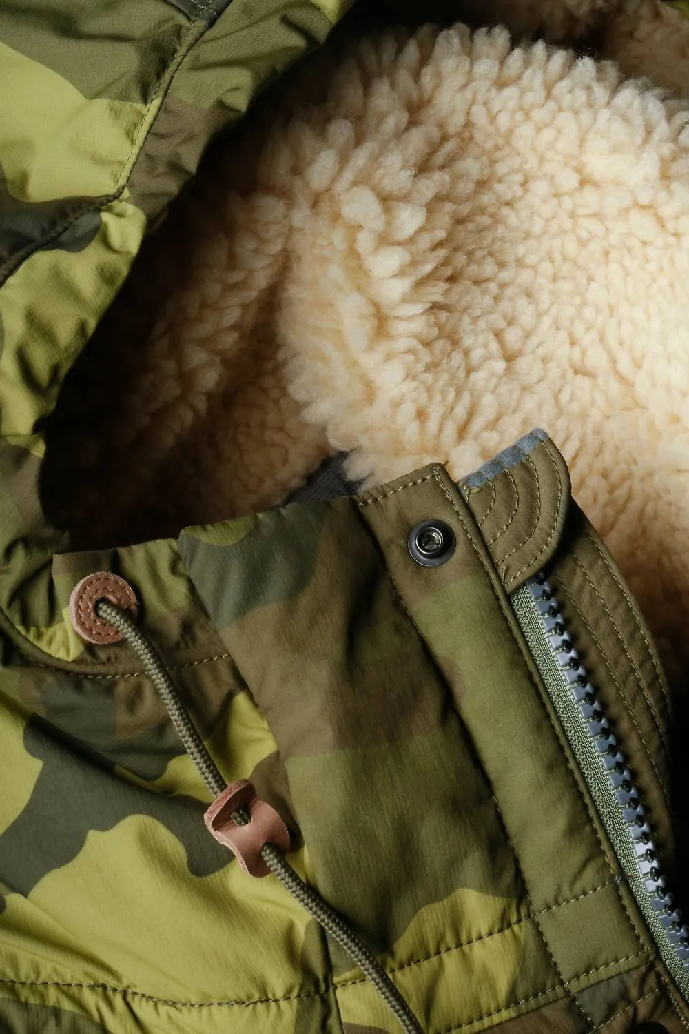 Men's Channel Boarder Jacket In Bright Camo