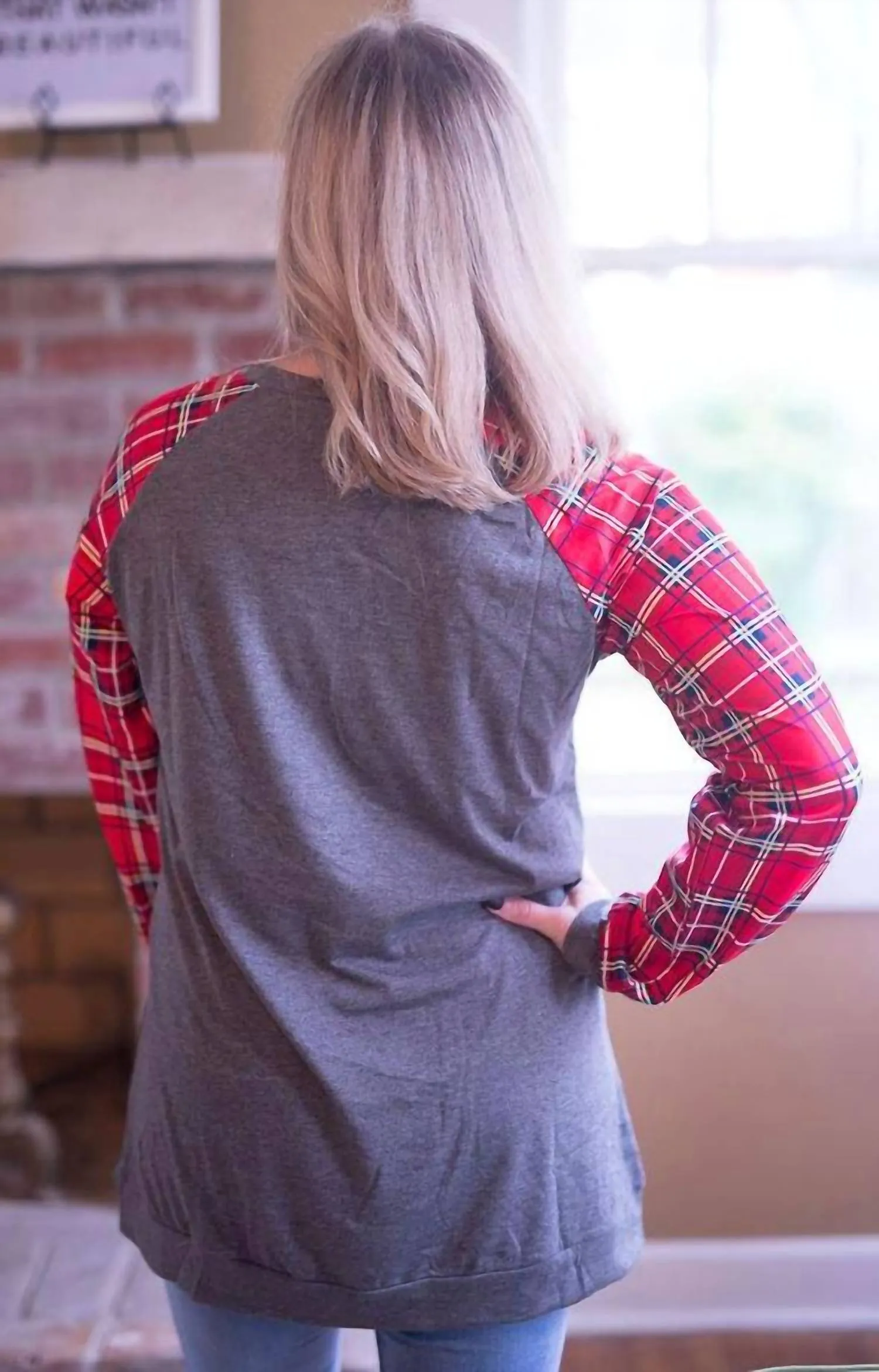 Plaid Raglan Top In Grey