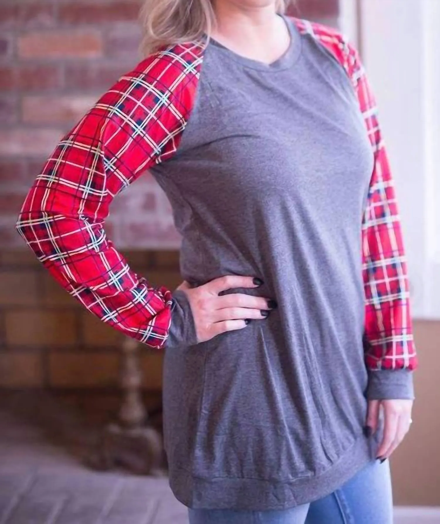 Plaid Raglan Top In Grey