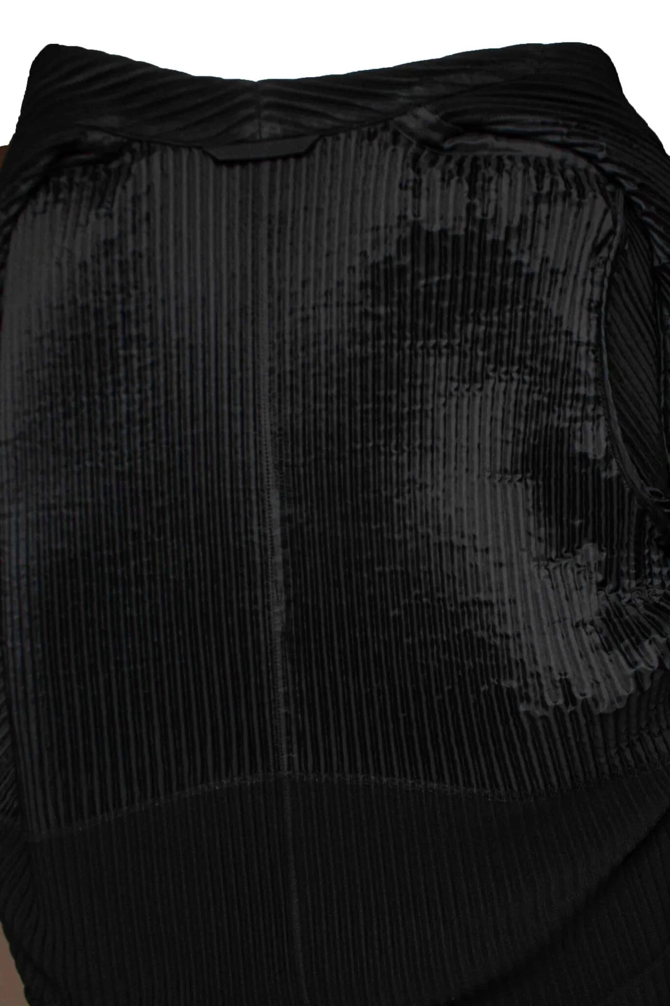 pleated blazer in black