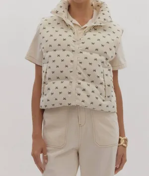 Sittin' Pretty Bow Puffer Vest In Cream