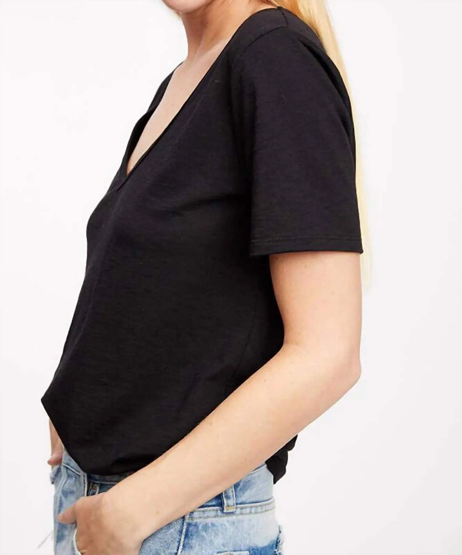 V Neck Tee In Black